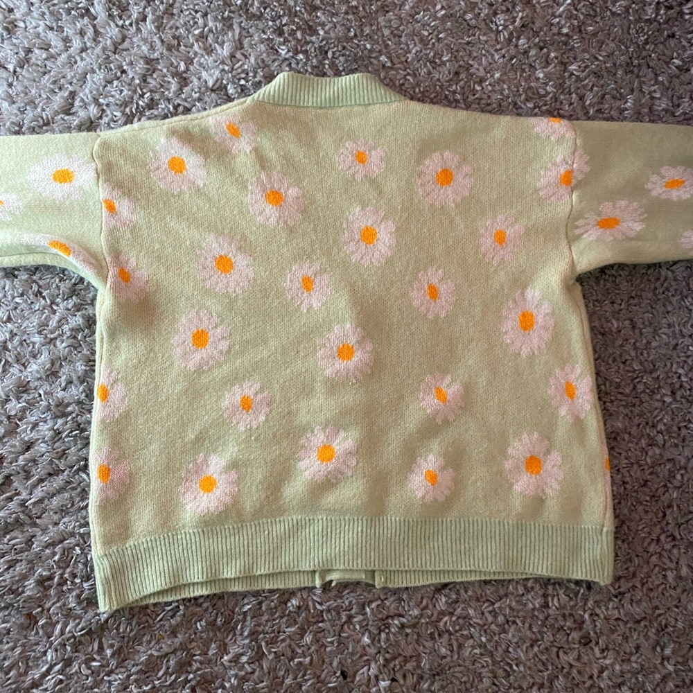 Flower Cardigan - Picture 2 of 3